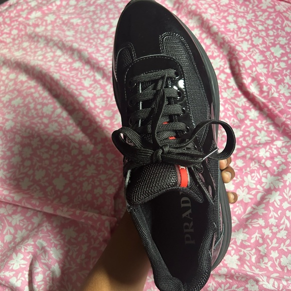 pradas - Picture 3 of 5